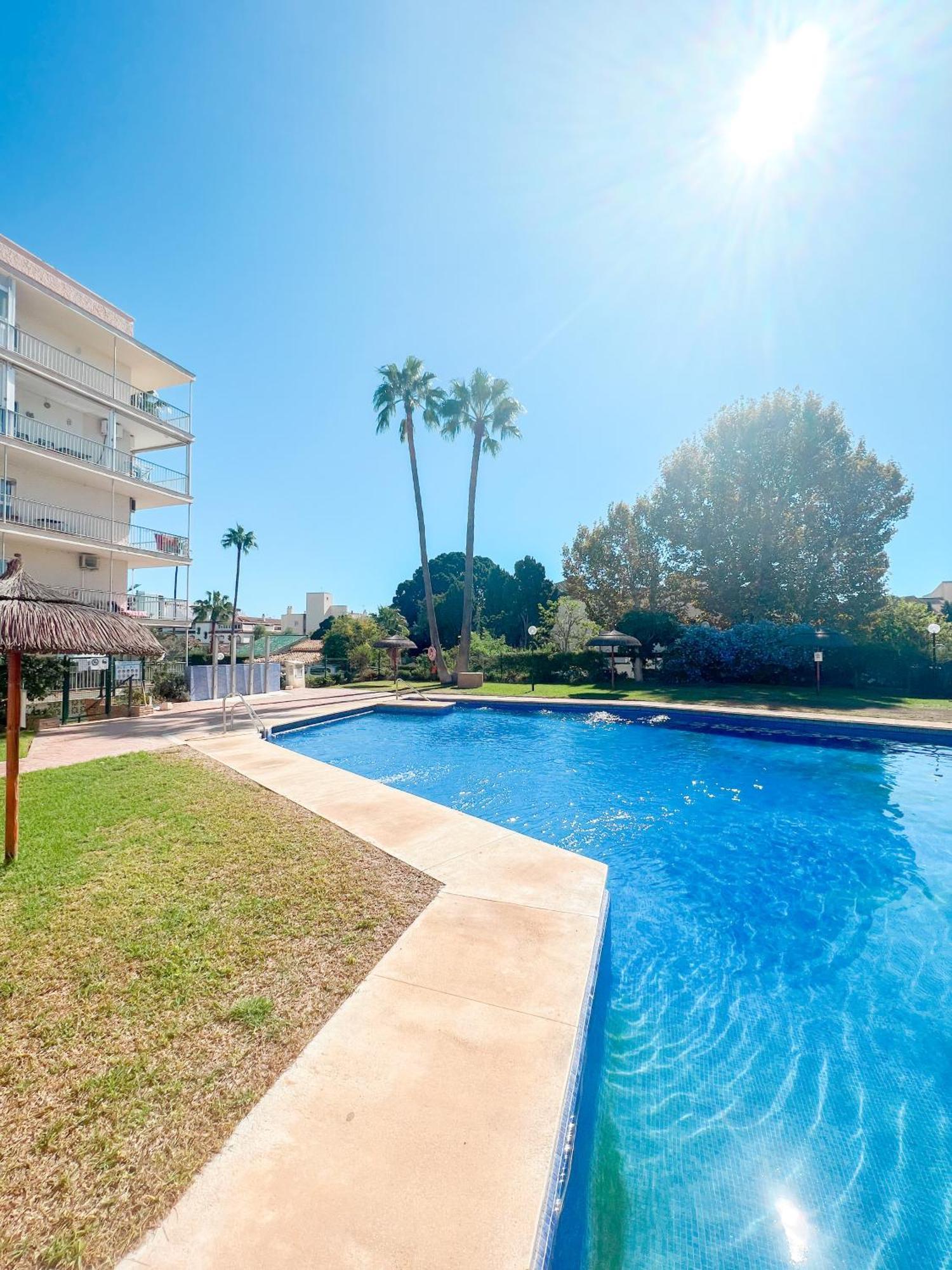 Cozy & Sunny Carihuela Park Apartment Torremolinos Exterior photo